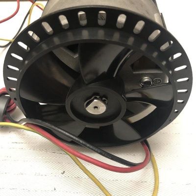 180V DCトレッドミールモーター 高トルクと8.2A 健身器具のための連続電流